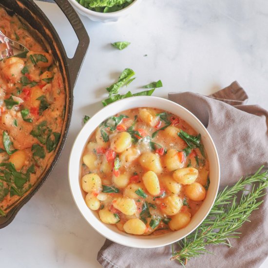 CREAMY TOMATO BASIL GNOCCHI