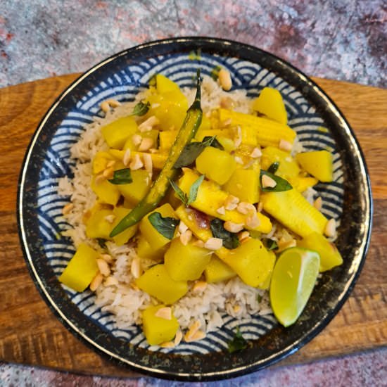 Kohlrabi and Potato Curry