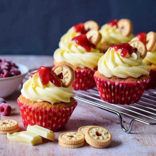 Jammie dodger cupcakes