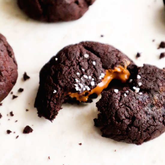 Biscoff Stuffed Chocolate Cookies