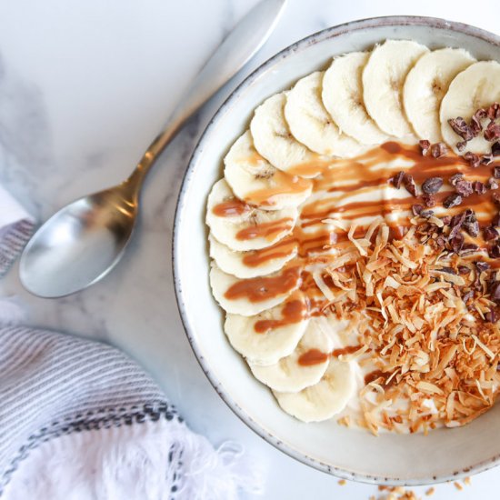 greek yogurt breakfast bowl