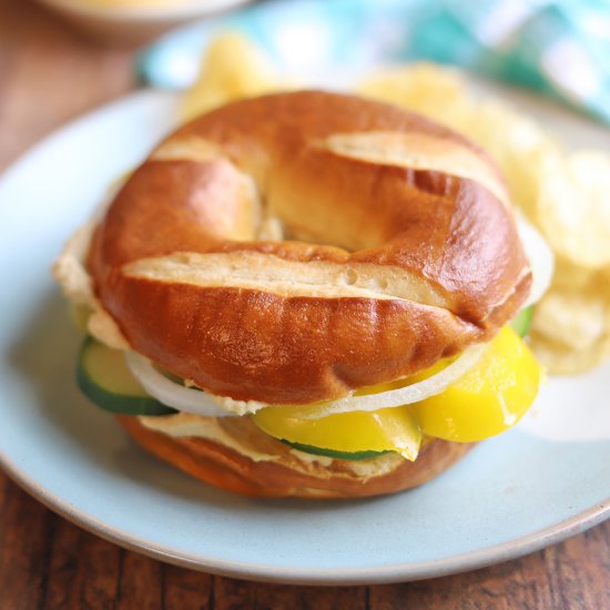 Bagel sandwich with hummus