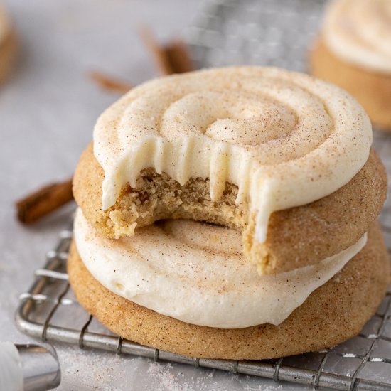 Crumbl snickerdoodle cupcake cookie