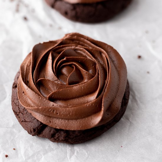 Crumbl chocolate cake cookies