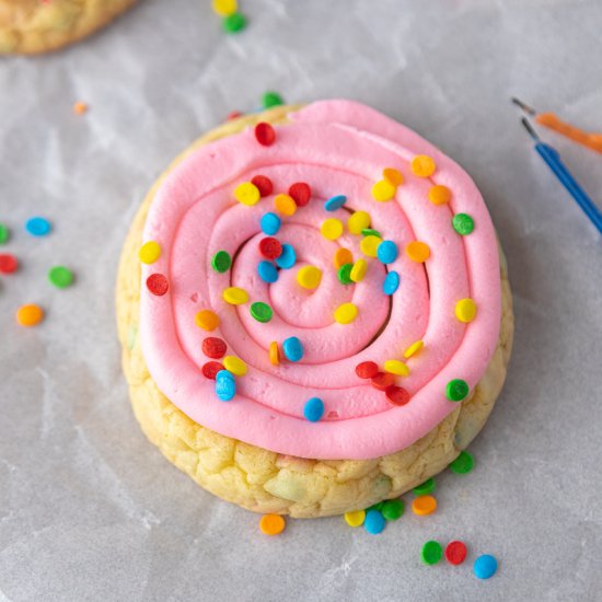 Crumbl confetti cake cookies