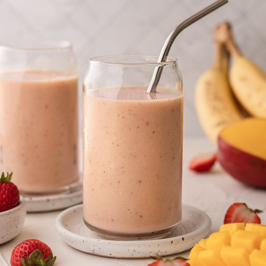 Mango Strawberry Banana Smoothie