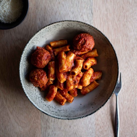 Rigatoni with Meatballs and Sugo