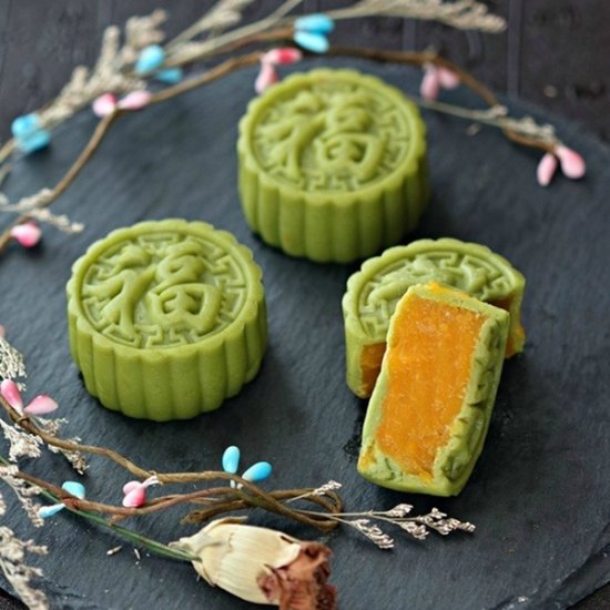 Pumpkin Snowskin Mooncake