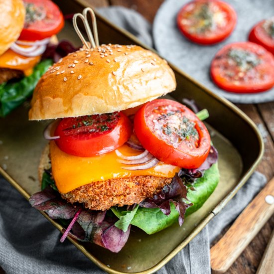 Crispy tofu burger with grilled tom