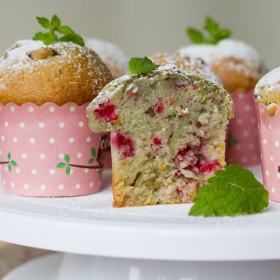 Kefir muffins with fruits