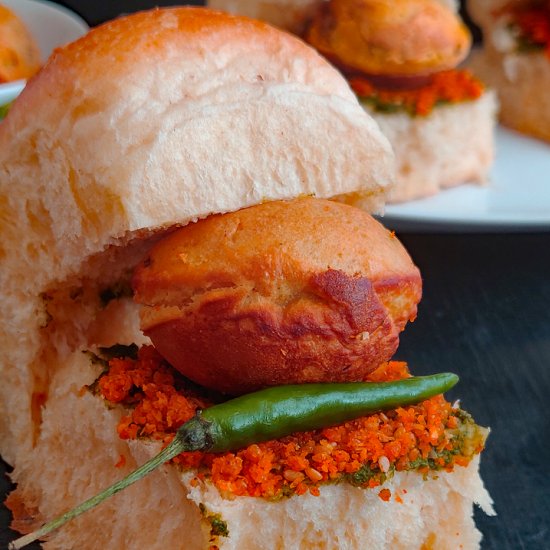 Vada Pav with Green Chutney Recipe