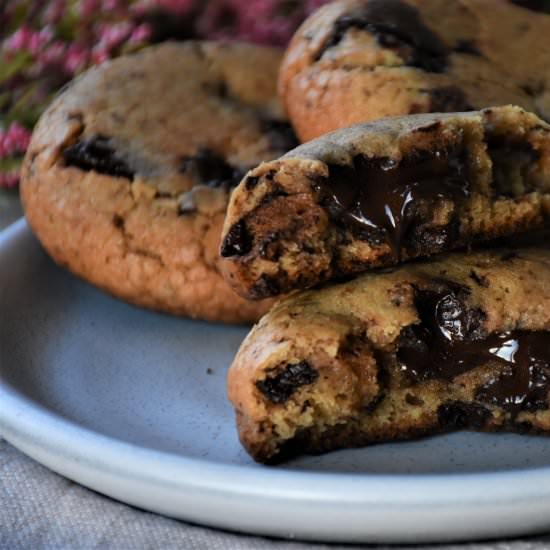 Chunky Chocolate Cookies