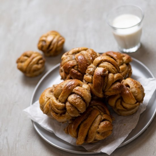 Sourdough Cardamom Knots