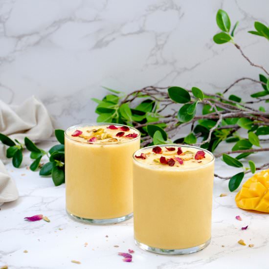 Easy Mango Milkshake