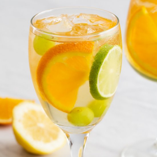 Sparkling white sangria