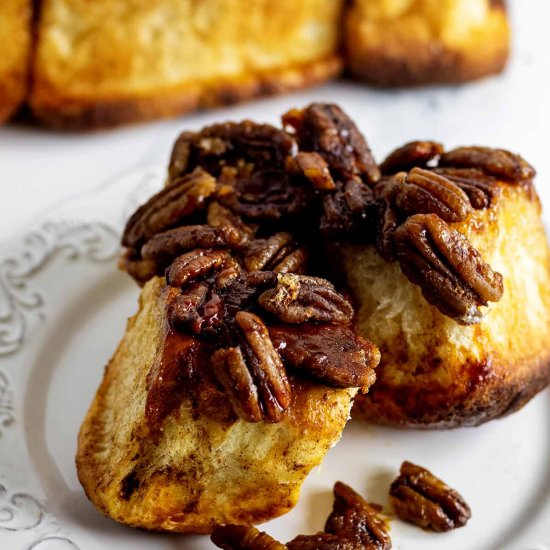 Overnight Caramel Pull Apart Rolls