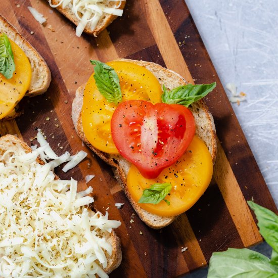 HEIRLOOM TOMATO GRILLED CHEESE