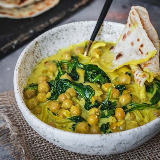 Creamy Chickpea and Spinach Curry