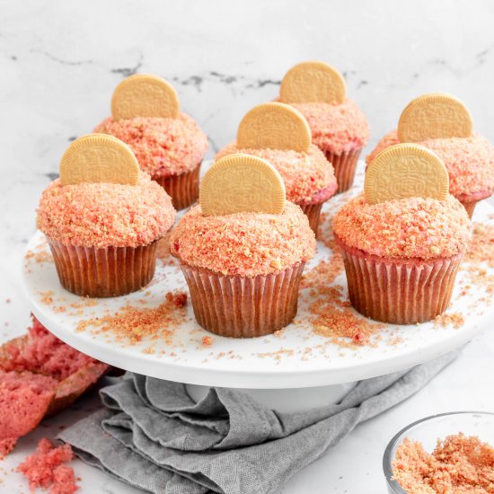 Strawberry Crunch Cupcakes