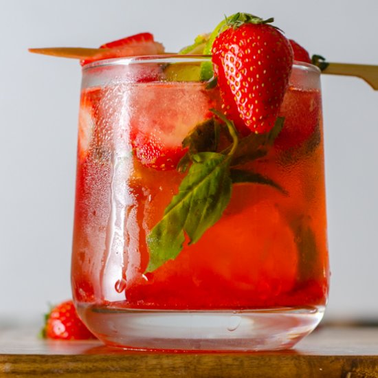 Low Carb Strawberry Basil Mojito