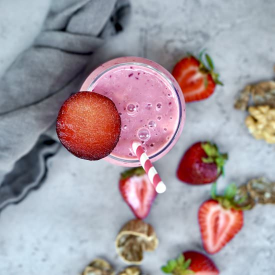 Strawberry-Plum Walnut Smoothie