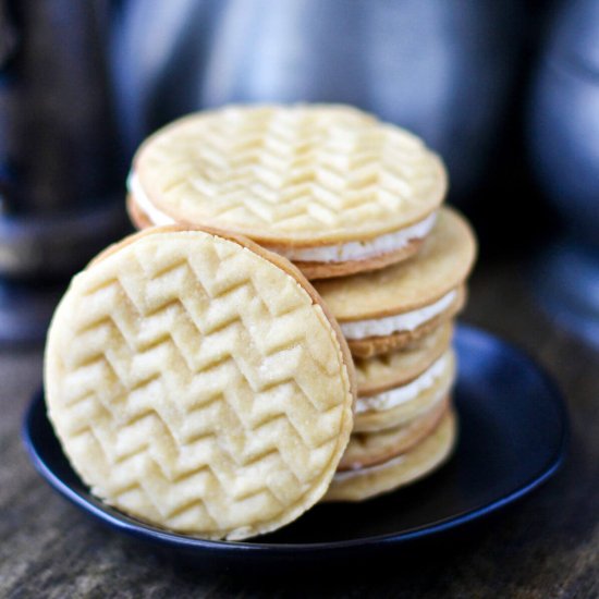 Custard Cream Sandwich Cookies