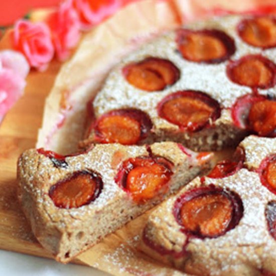 Gluten-free cake with plums