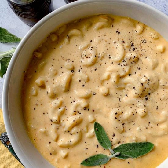 Butternut Mac And Cheese Soup