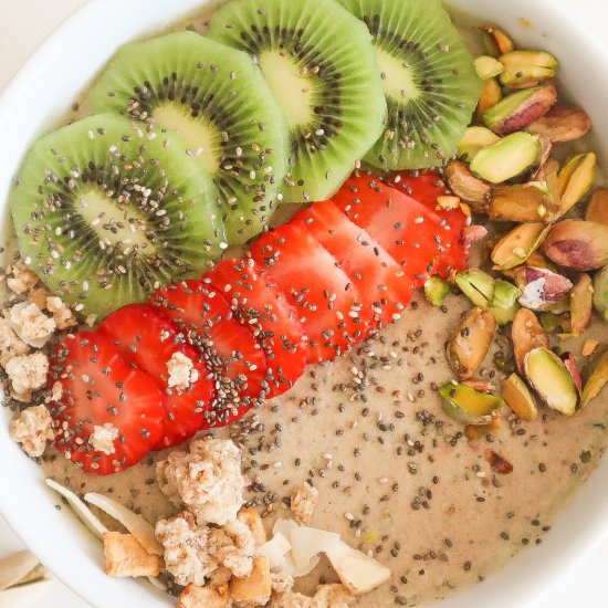 Strawberry Kiwi Smoothie Bowl