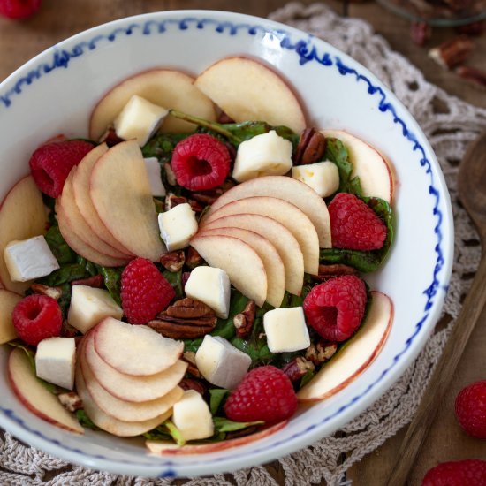 Apple brie salad