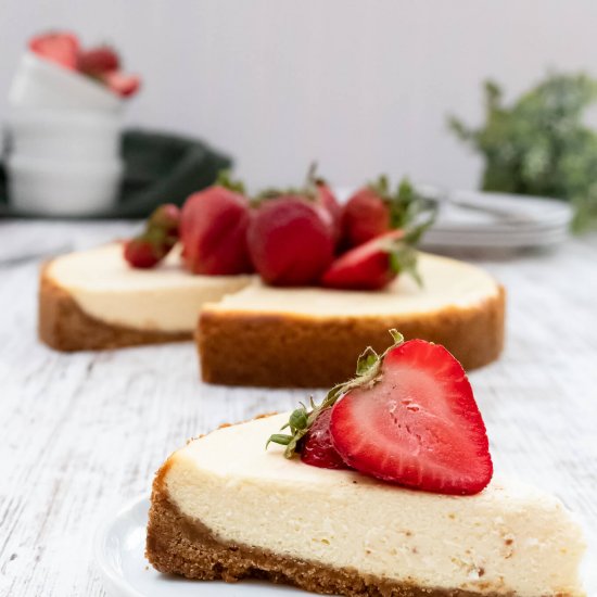 Classic Cheesecake with Sour Cream