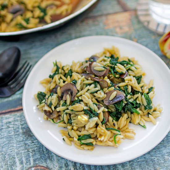 Orzo with mushrooms and spinach