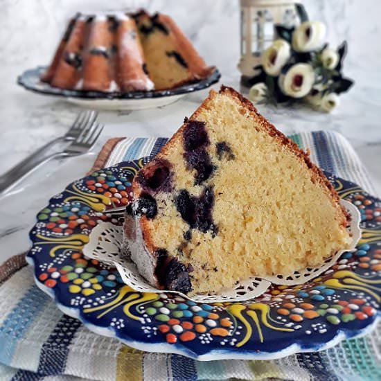 BLUEBERRY LEMON POUND CAKE