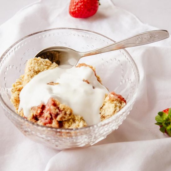 Vegan Apple and Rhubarb Crisp