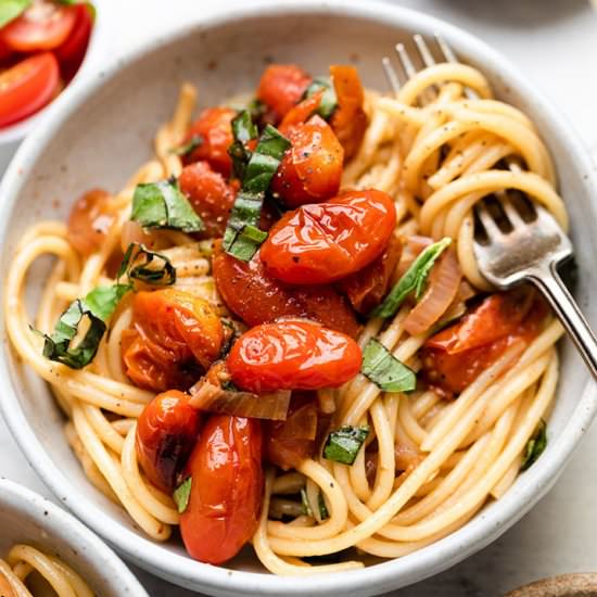 30 Minute Burst Tomato Pasta