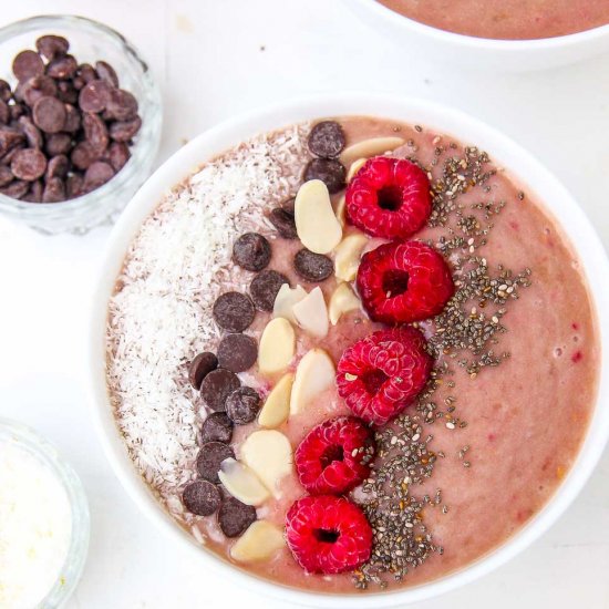 Raspberry Banana Smoothie Bowl