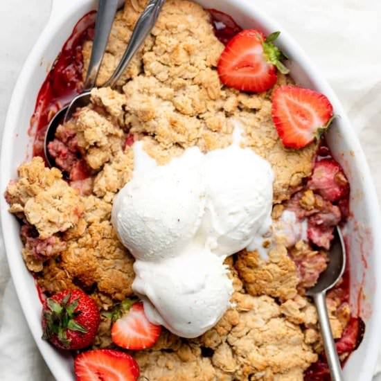 Peanut Butter & Strawberry Crumble