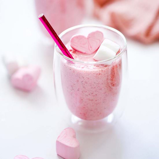 strawberry marshmallow milkshake