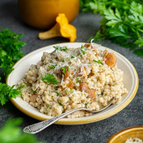 Barley groats with chanterelles