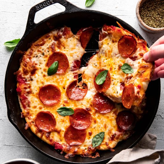 The Best Cast Iron Skillet Pizza