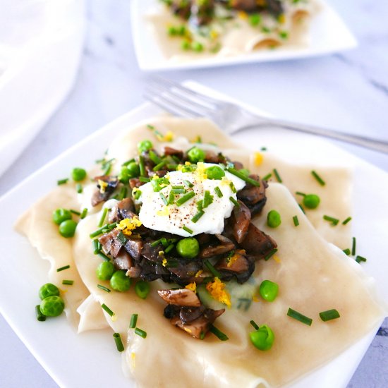 Ricotta-Pea Ravioli with Mushrooms