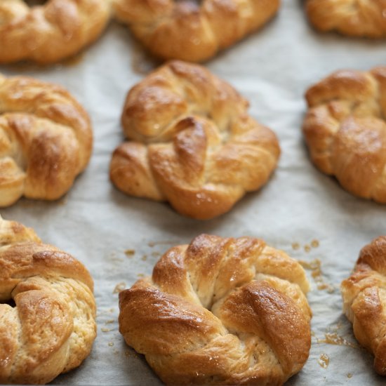 Easy vegan sticky buns