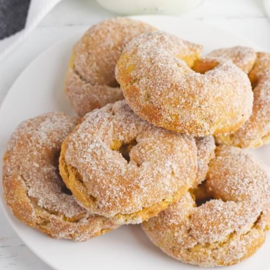 PUMPKIN DONUTS IN THE AIR FRYER