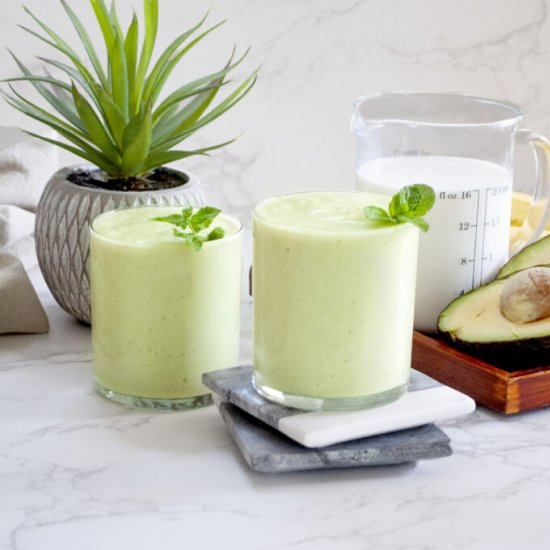 Creamy Avocado Banana Smoothie