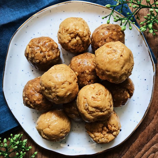 Peanut Butter Protein Balls