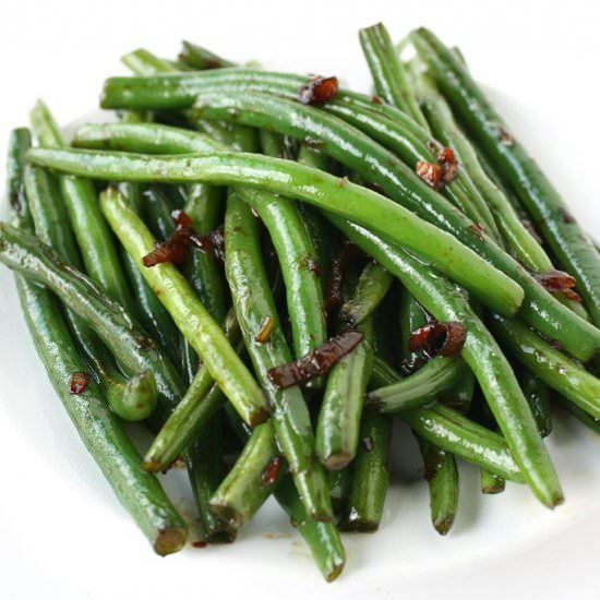 Asian-Style Garlic Green Beans