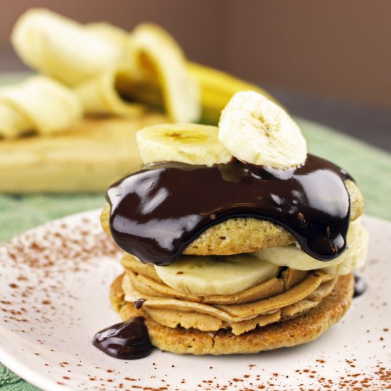 Peanut Butter Banana Whoopie Pie