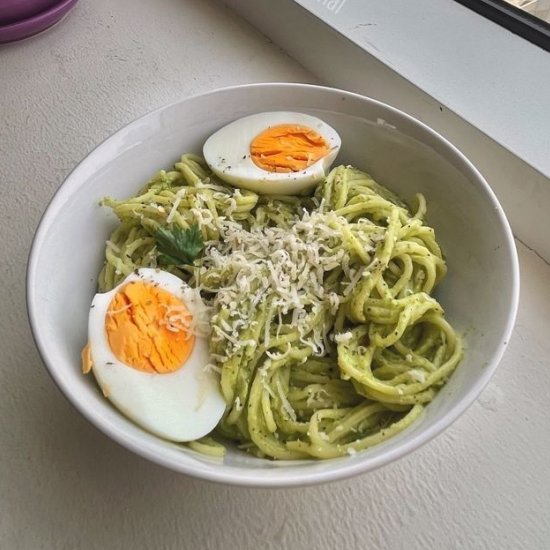 CREAMY AVOCADO BREAKFAST PASTA