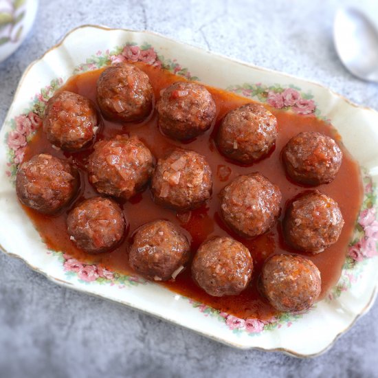 Meatballs in tomato sauce