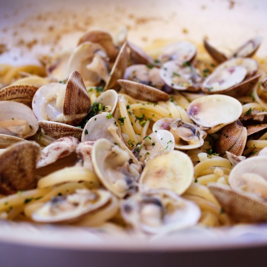 Spaghetti with Clams Easy Recipe